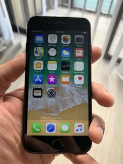 iPhone 7 32gb w/case and charger AT&T or Sprint