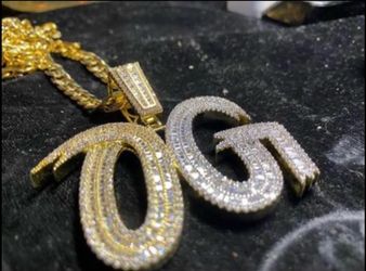 OG Pendent and Cuban Style Chain Set 250$ Weekend