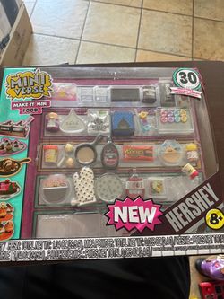 MGA's Miniverse HERSHEY Make It Mini FoodPieces
