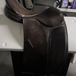 Collegiate Dressage Saddle 17.5