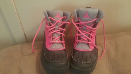 Near new Nike ACG sixe 13c hot pink and black tons of wear left