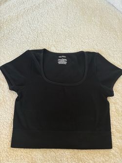 Women black crop top