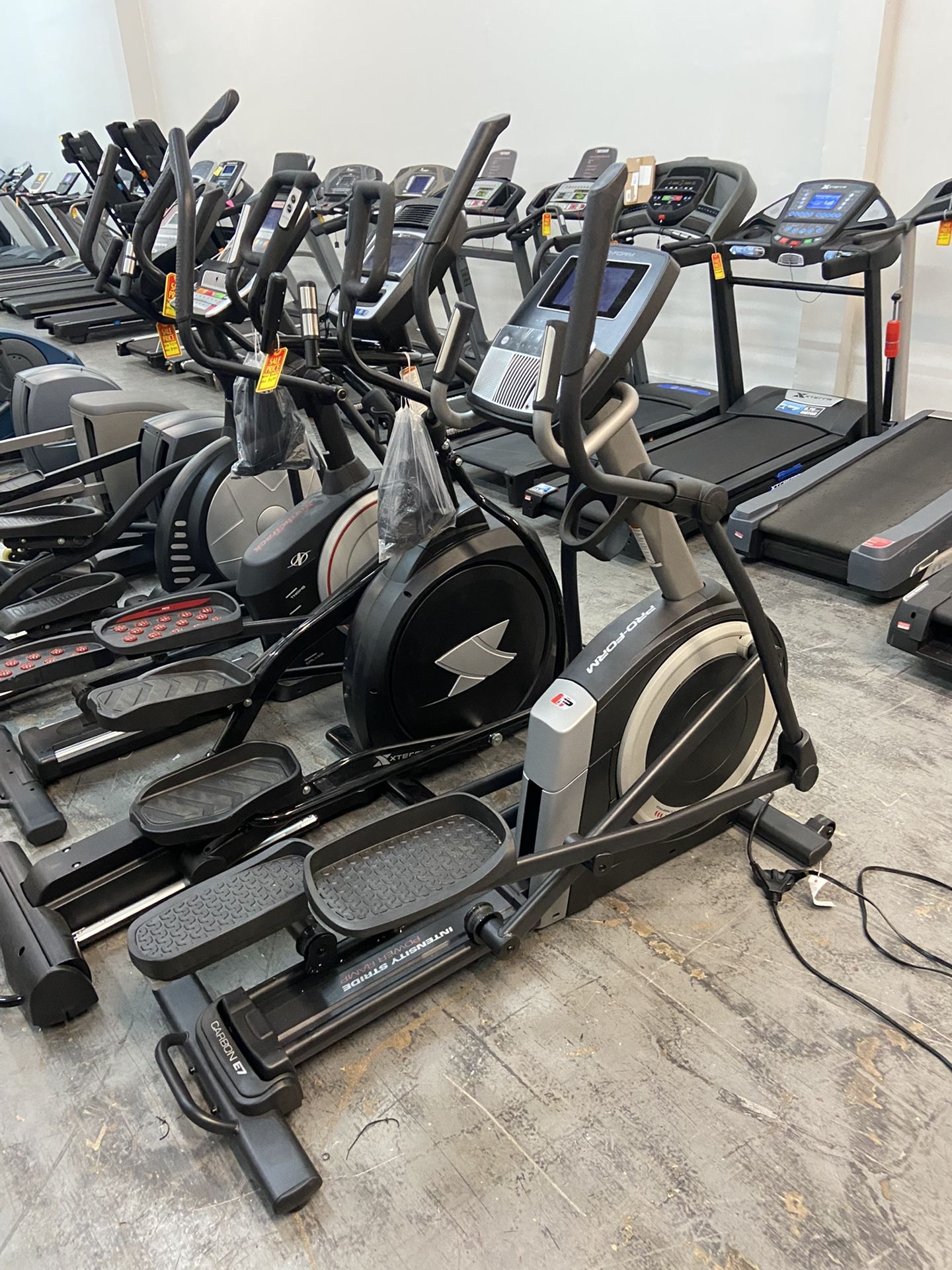 ProForm Carbon E7 Elliptical CrossTrainer W Incline Ellipticals