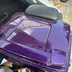 Harley Davidson, Quick Release Tour Pack Couple Of Shelf Scratches Kinda Nice