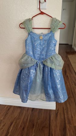 Like New Cinderella Girl Dress size 6/6x ( Price Firm).