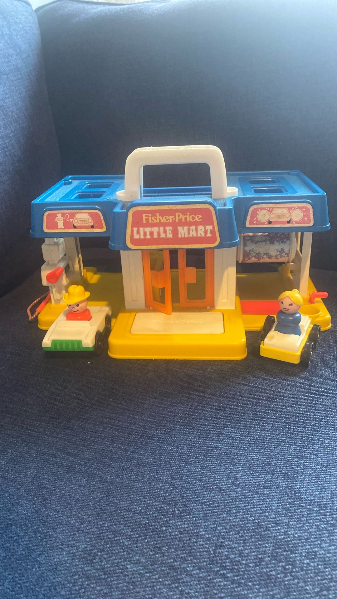 Little People Little Mart- 1986 Includes 2 Cars And People