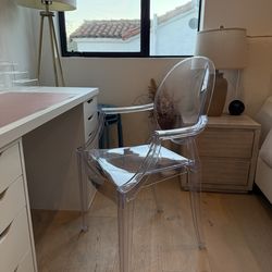 Modern Transparent Ghost Armchair