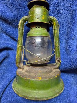 Dietz Little Wizard Vintage Oil Lantern