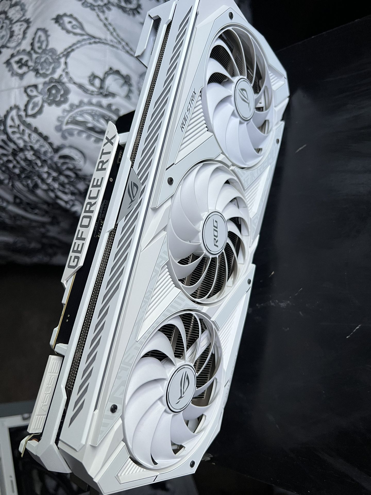 RTX 3090 ROG Strix White (24gb) (OC)