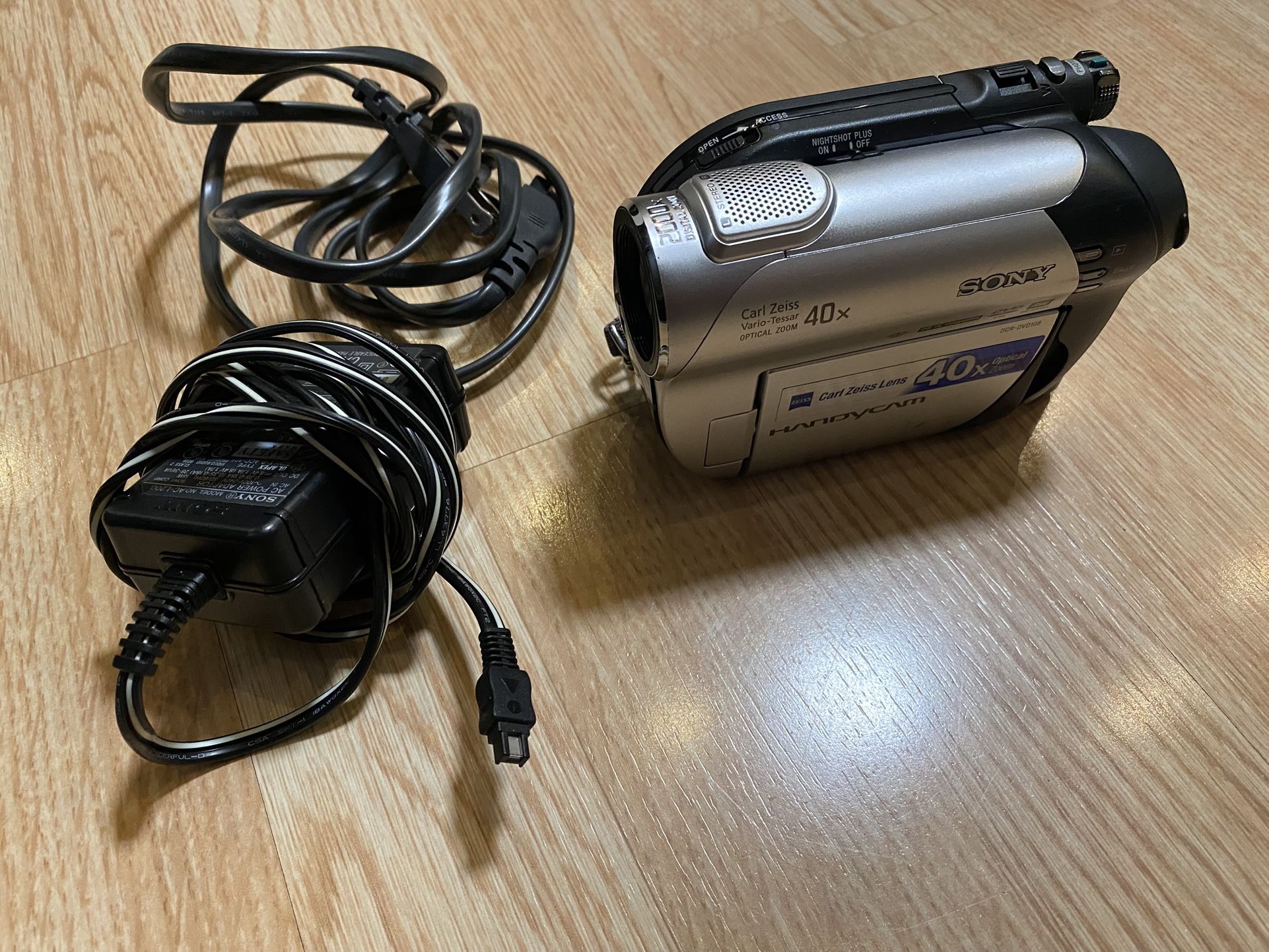 Sony Dcr-dvd108 Dvd Handycam Camcorder With 40x Optical Zoom