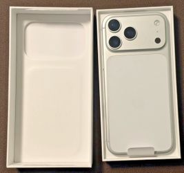 Apple iPhone 17 Pro Max 256GB White/ Silver Factory Unlocked 100% Battery Health