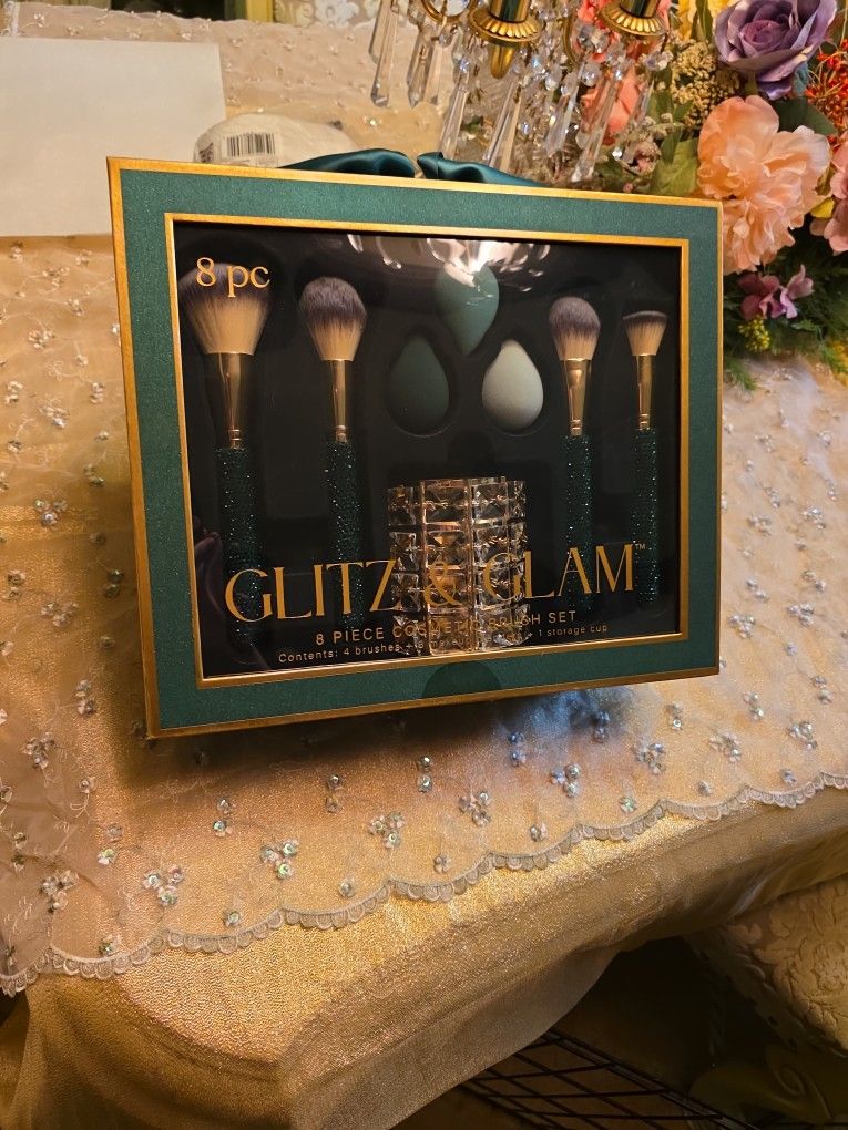 Glitz & Glam Green 8 Piece Cosmetic Brush Set