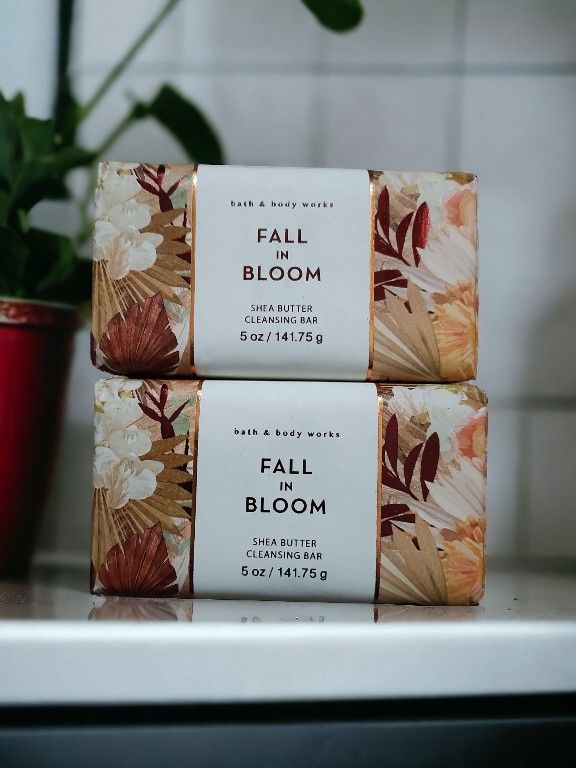 Set Of 2 Bath & Body Works Fall in Bloom Shea Butter Cleansing Bar