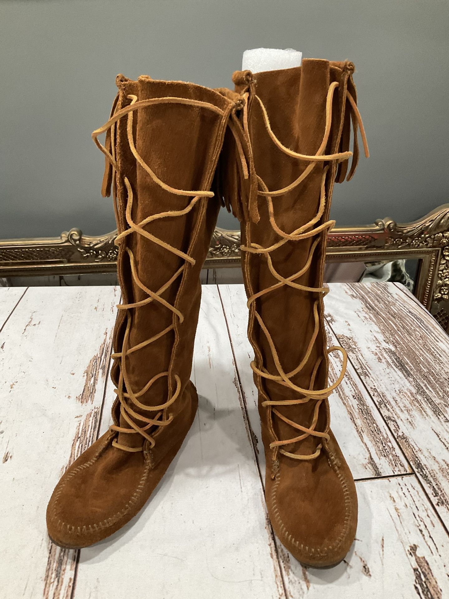 MINNETONKA MOCCASIN BOOTS SUEDE KNEE HIGH LACE UP FRINGE BOOTS