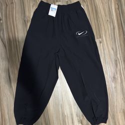 Nike Women’s Sportswear Trend Swoosh Woven Jogger Pants Black FN7700-011 Size M