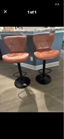 Barstools adjustable and swivel like new
