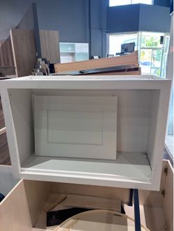 Elegant white wall cabinet 30x21