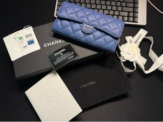 Authentic Chanel Matelasse Long Flap Wallet A80758 Gold Metal Dark Blue come with the original recipe and warranty card
