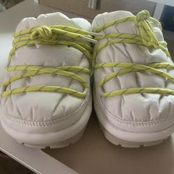 Ugg Slippers 