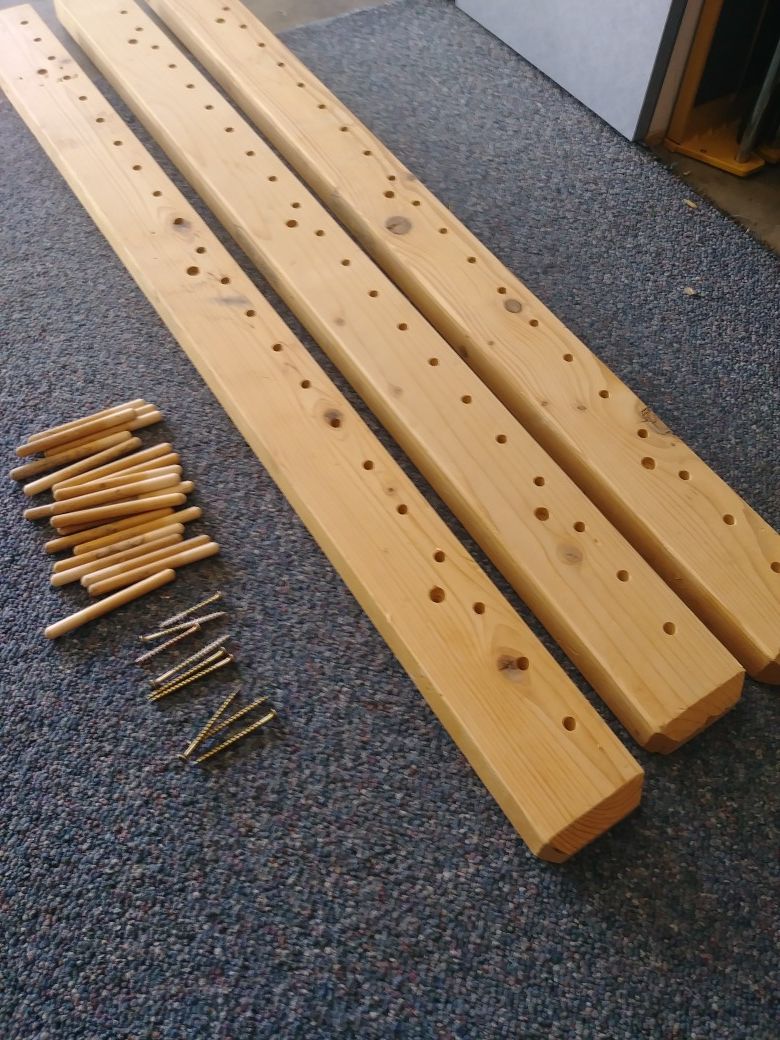 Wood pegger