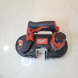 Milwaukee
M12 12V Lithium-Ion Cordless Sub-Compact Band Saw (Tool-Only)