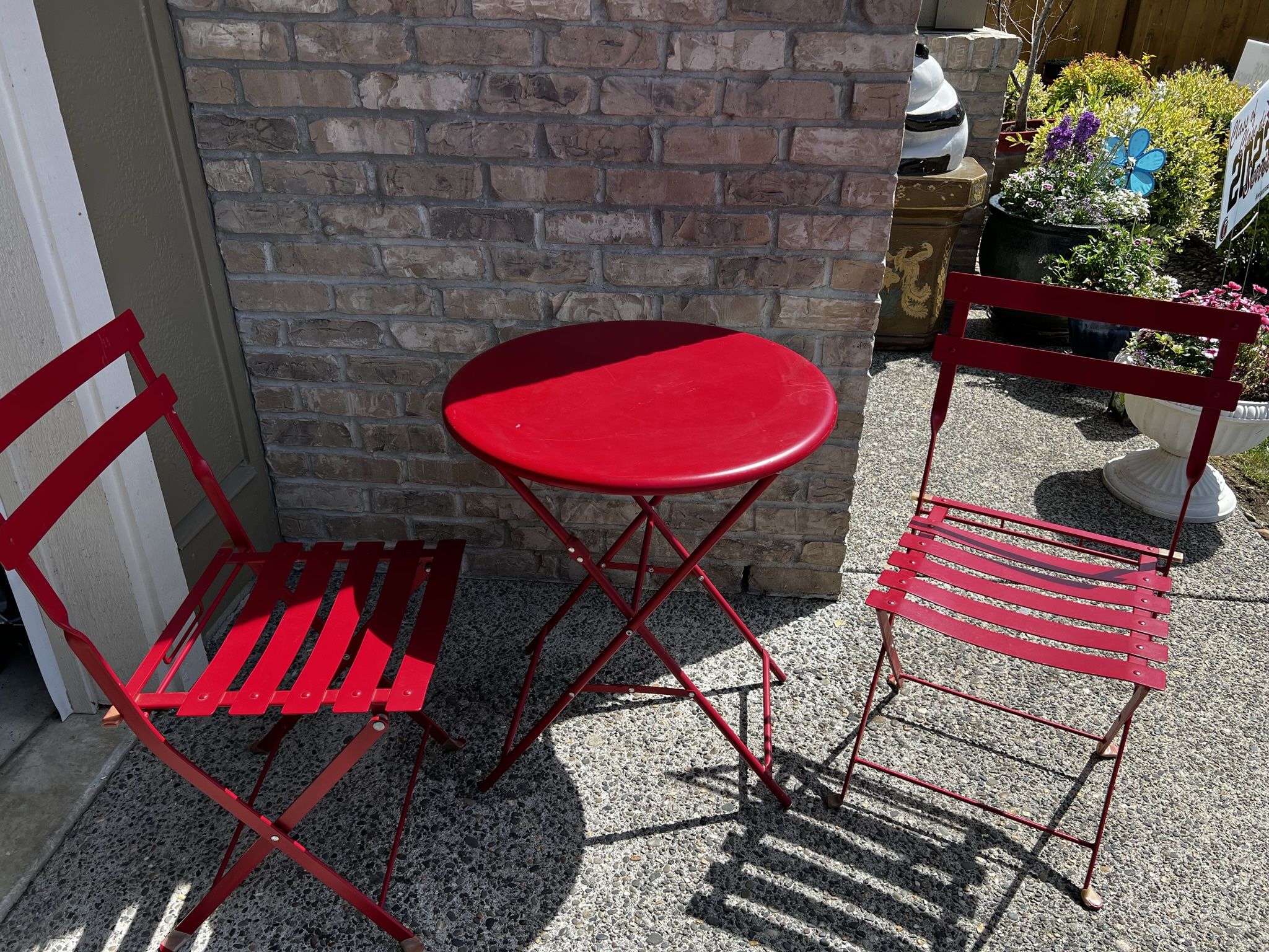 Bistró Style Table And Chairs Set