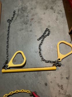 Outdoor play set bar with rings