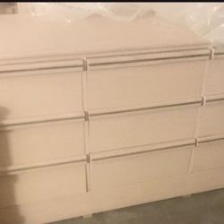 Bedroom Furniture Set 