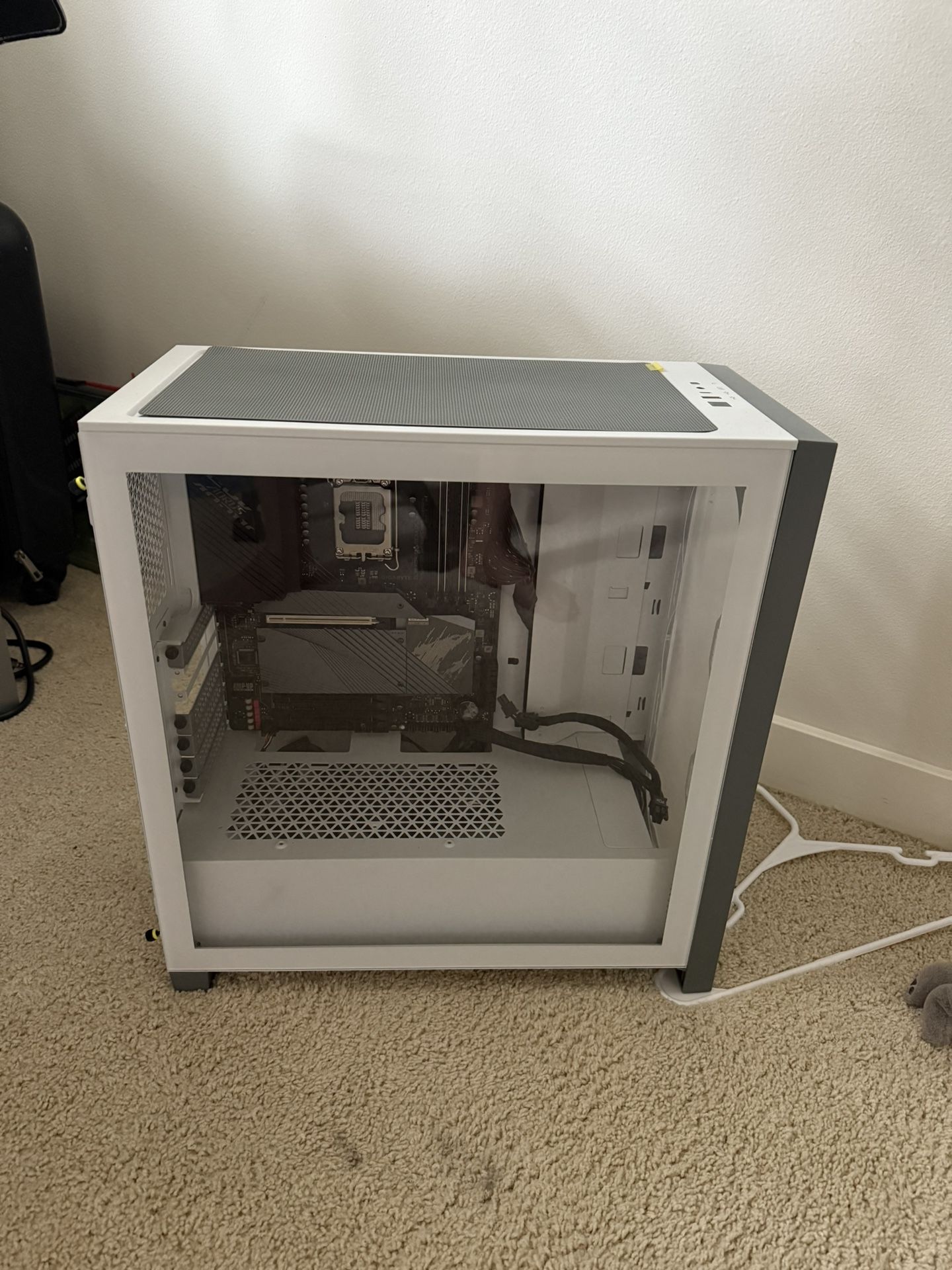 corsair 4000x case + gigabyte z690 ddr4 intel mb