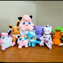 8 POKÉMON PLUSH BUNDLE