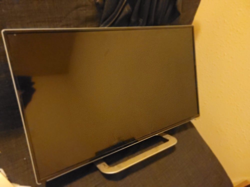 VIZIO 32 INCH HD TV/MONITOR