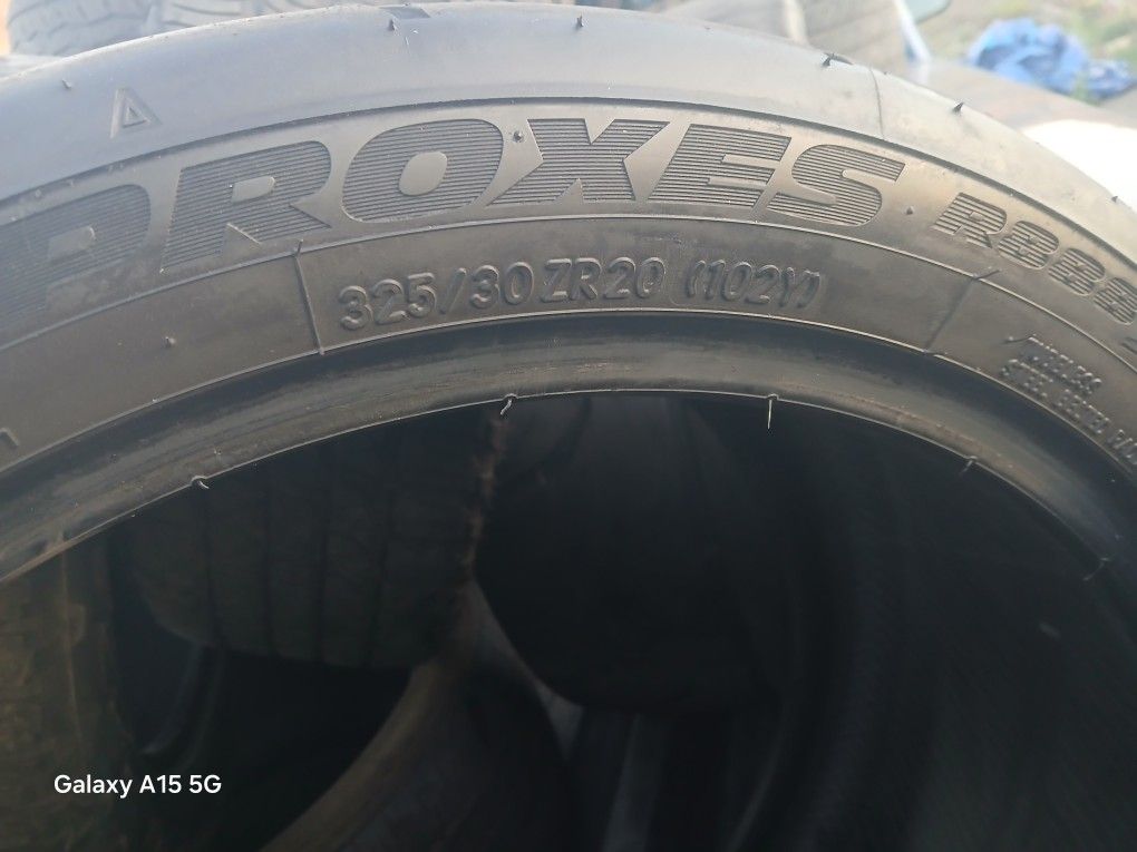 325/30R20 Toyo Proxes R888R Tires (2)