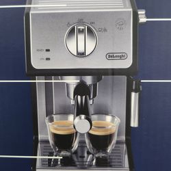 De’Longhi 15 Bar Pump Espresso & Cappuccino Maker – New Unused