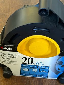 Woods 20 ft Cord Reel with 4 Grounded Outlets