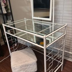vanity with chair size 31.5 inches x17.5 x30.8 high