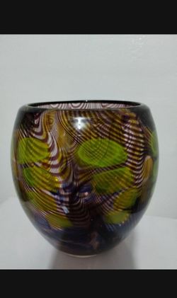 VINTAGE BLOWN GLASS VASE 8"×7"