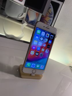 iPhone 7 32GB unlocked to any carrier like new!