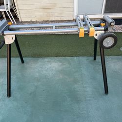 Heavy duty folding mobile miter saw stand