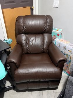 La-Z-Boy Pinnacle Leather Rocker Recliner - Chocolate/Umber Brown (Excellent Condition)