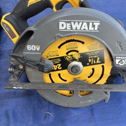DEWALT - FLEXVOLT 60V  7-1/4 in. Circular Saw with Brake (Tool Only) No Battery No Charger 