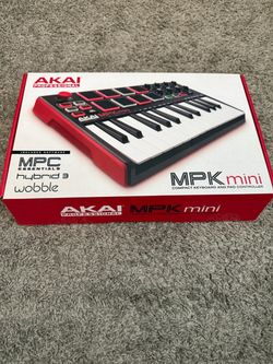 Akai MPK mini keyboard & pad controller