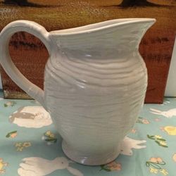 temp-tations creamer pitcher, book or dip and ice serving-see Description 