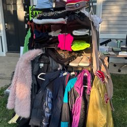 CLOTHES 