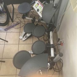 Yamaha Drum Set
