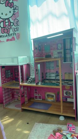 Free Barbie  House