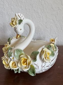 Wildwood Ceramics Pasadena Swan Planter with Yellow Roses