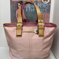 Coach SOHO Ex Large Tote~ EUC