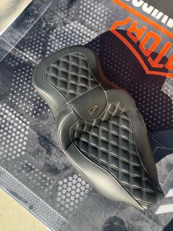 Saddlemen seat