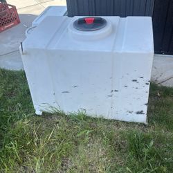 100 Gal Water Tank