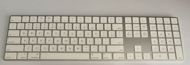 Apple Magic Keyboard with Numeric Keypad & Apple Magic Mouse 2 - Wireless - Lightning